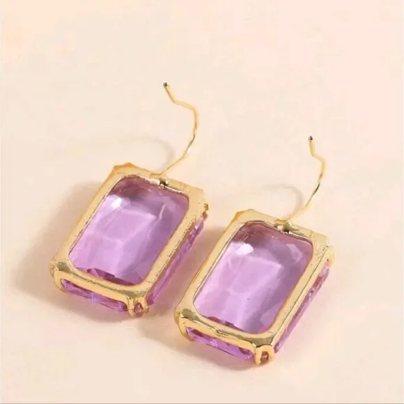 Square Iridescent Purple crystal stud earrings - Picture 5 of 6